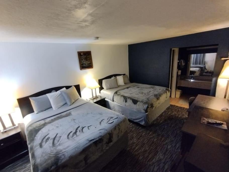 סטילווטר Hotel 2 Queen Beds Hotel Room 126 Wi-Fi Booking מראה חיצוני תמונה