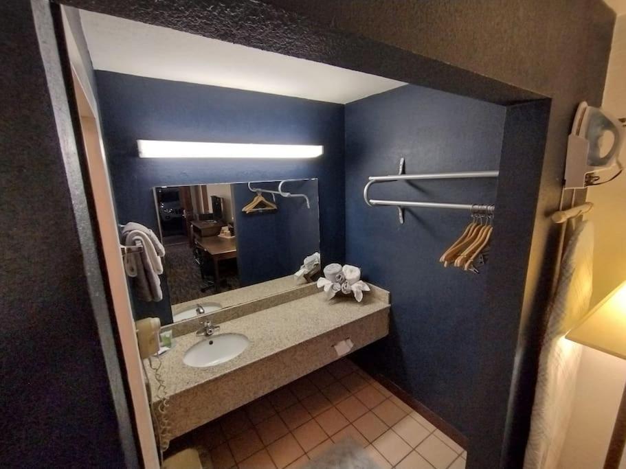 סטילווטר Hotel 2 Queen Beds Hotel Room 126 Wi-Fi Booking מראה חיצוני תמונה